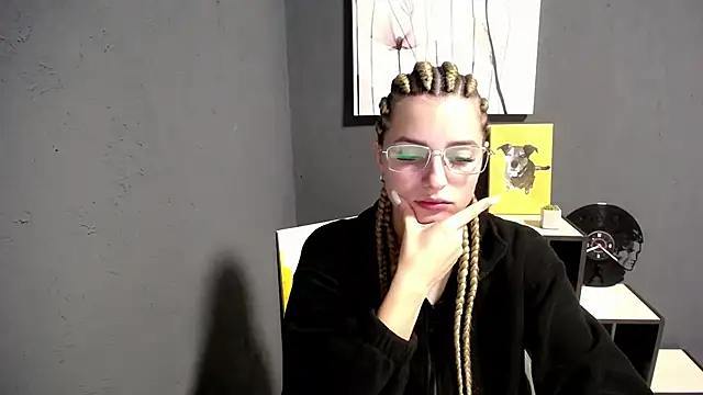 lady olivia  online show from 10.13.25