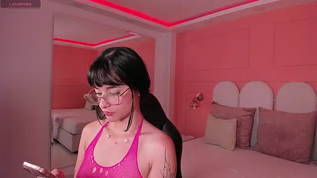 emilly williams  online show from 12.09.24