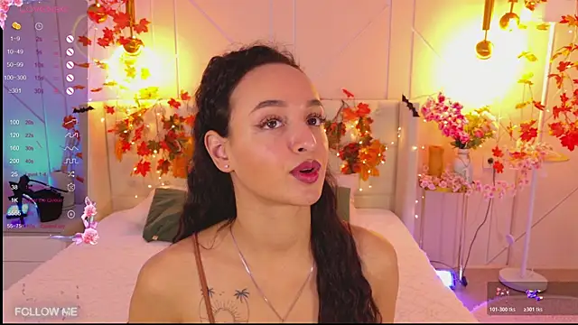 Lolly Neal online show from 11.23.25