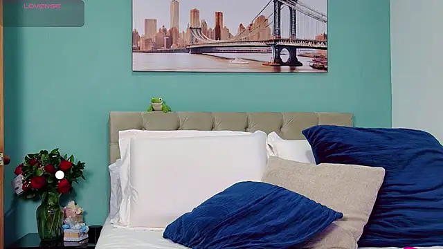 Snapshot of yanella_fire chatting on 10.18.25 yanella fire online show from 10.18.25