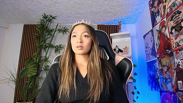 Snapshot of Victoria_Adams14 chatting on 10.19.25 Victoria Adams14 online show from 10.19.25