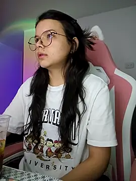 Snapshot of azumiichan chatting on 10.07.25 azumiichan online show from 10.07.25