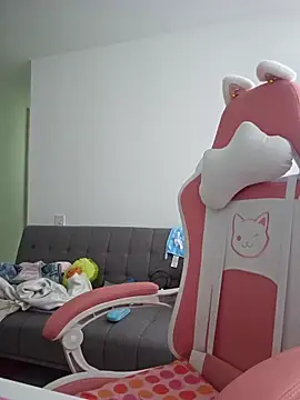 Snapshot of azumiichan chatting on 11.06.25 azumiichan online show from 11.06.25