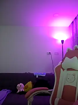 Snapshot of azumiichan chatting on 11.15.25 azumiichan online show from 11.15.25