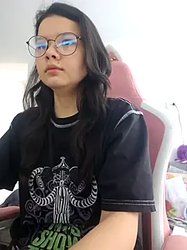 Snapshot of azumiichan chatting on 02.05.26 azumiichan online show from 02.05.26