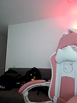 Snapshot of azumiichan chatting on 02.10.26 azumiichan online show from 02.10.26