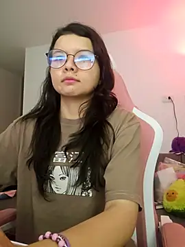 Snapshot of azumiichan chatting on 02.17.26 azumiichan online show from 02.17.26