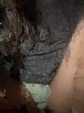 Snapshot of amy_gata chatting on 10.24.25 amy gata online show from 10.24.25