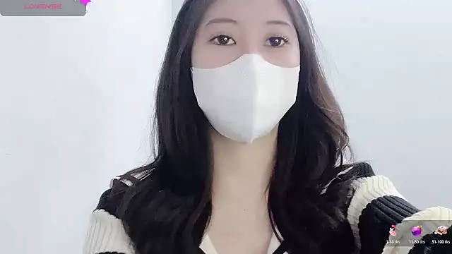 Snapshot of tanhxiu chatting on 11.10.25 tanhxiu online show from 11.10.25