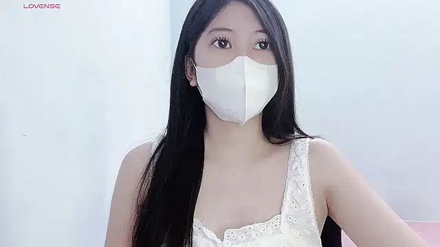 Snapshot of tanhxiu chatting on 11.14.25 tanhxiu online show from 11.14.25