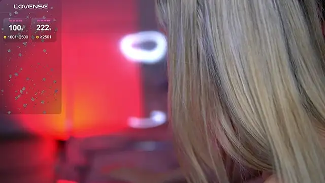 Snapshot of AudreyZanne chatting on 03.04.25 AudreyZanne online show from 03.04.25