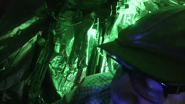 Snapshot of thecoolarrow chatting on 02.25.26 thecoolarrow online show from 02.25.26