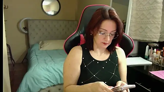 Carol Scottt online show from 09.26.25