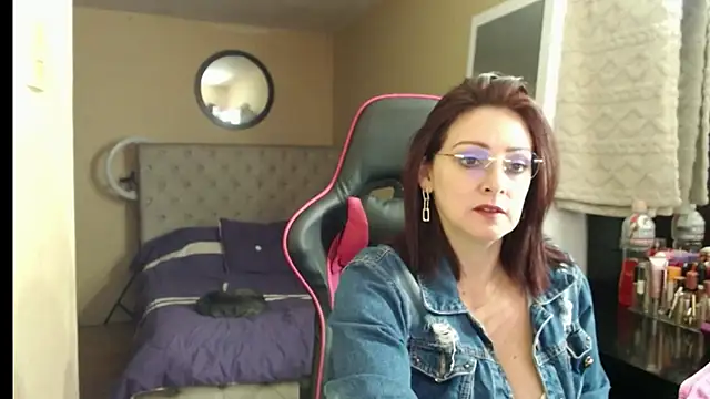 Carol Scottt online show from 11.10.25