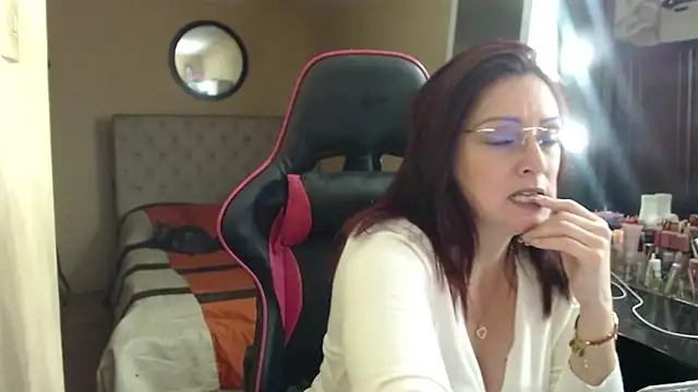 Snapshot of Carol_Scottt chatting on 04.27.26 Carol Scottt online show from 04.27.26