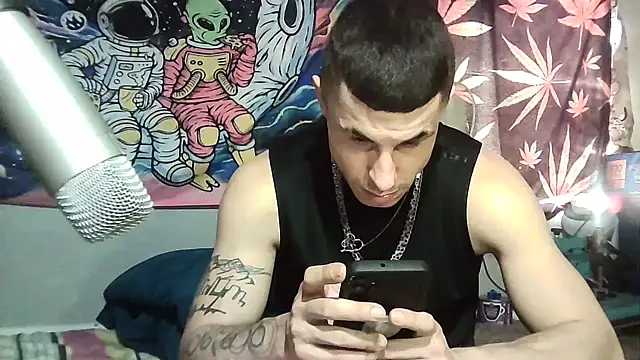 Snapshot of --D-a-D-D-y- chatting on 10.13.25 --D-a-D-D-y- online show from 10.13.25