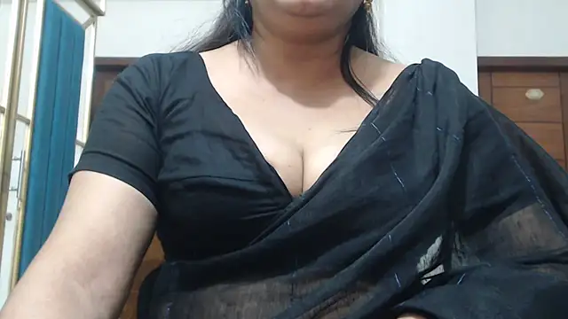 Snapshot of desi-maisa130 chatting on 05.15.26 desi-maisa130 online show from 05.15.26