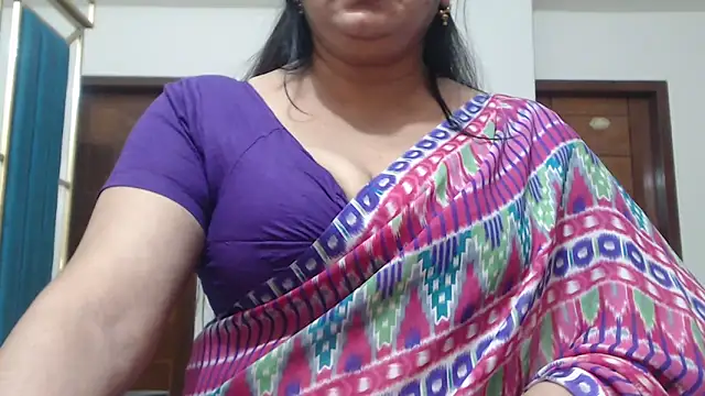 Snapshot of desi-maisa130 chatting on 05.18.26 desi-maisa130 online show from 05.18.26