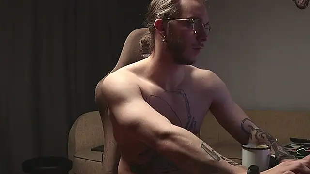 pleasure8869 online show from 12.06.24