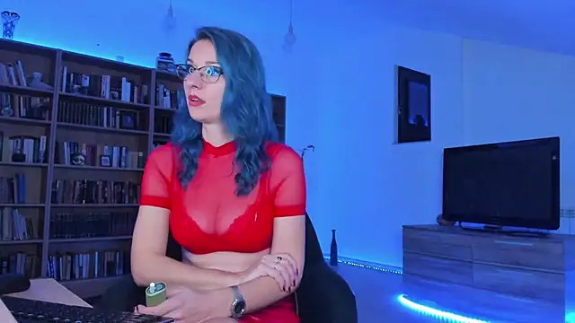 Queen of Hearts1 online show from 12.19.24