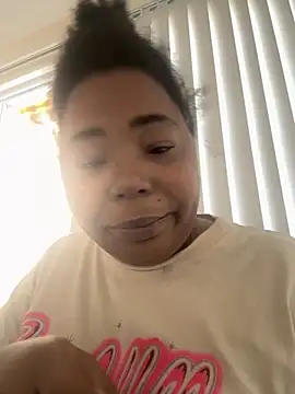 Snapshot of JCCaramelbarbie1 chatting on 11.04.25 JCCaramelbarbie1 online show from 11.04.25