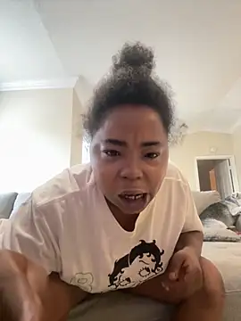 Snapshot of JCCaramelbarbie1 chatting on 11.06.25 JCCaramelbarbie1 online show from 11.06.25