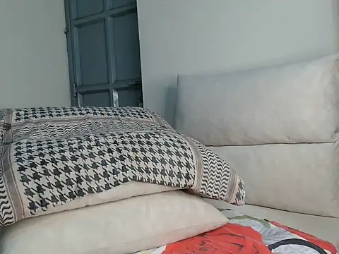 Snapshot of Doublefreaks chatting on 10.05.25 Doublefreaks online show from 10.05.25