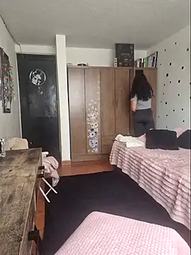 Thaliacooper  online show from 04.14.26