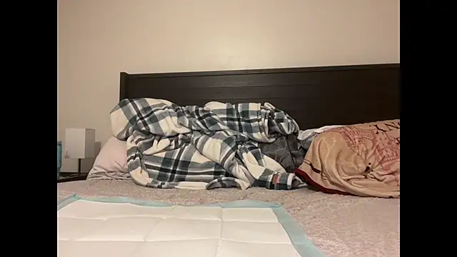 QueenLolaX online show from 10.11.25