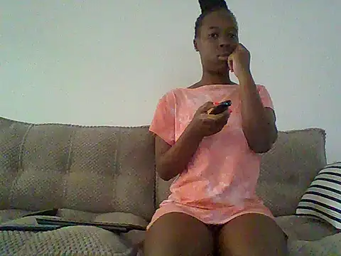 Oliviia  online show from 10.19.25