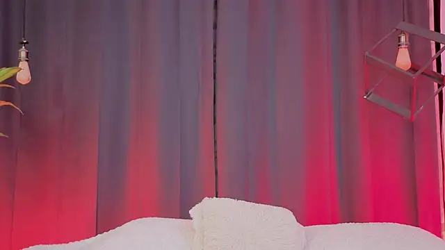 Snapshot of Megan_Do_Santos chatting on 10.22.25 Megan Do Santos online show from 10.22.25