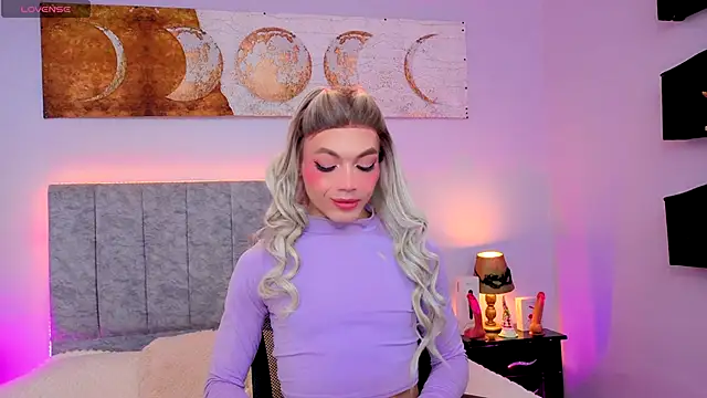 Snapshot of Megan_Do_Santos chatting on 10.24.25 Megan Do Santos online show from 10.24.25