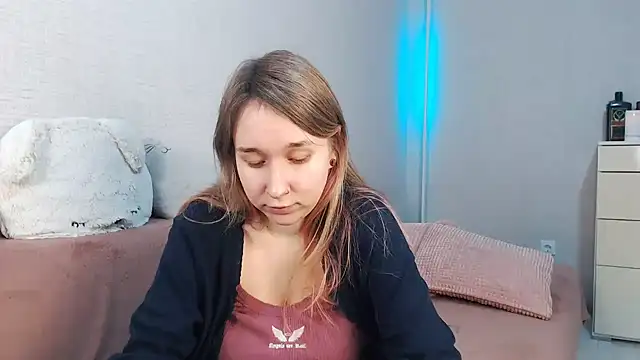 lovely hayley online show from 02.03.26