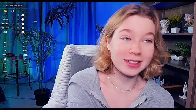 PollyHathor online show from 02.01.25