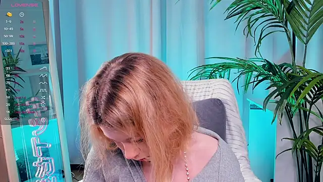 PollyHathor online show from 02.13.25