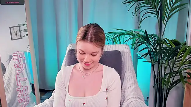 PollyHathor online show from 02.14.25