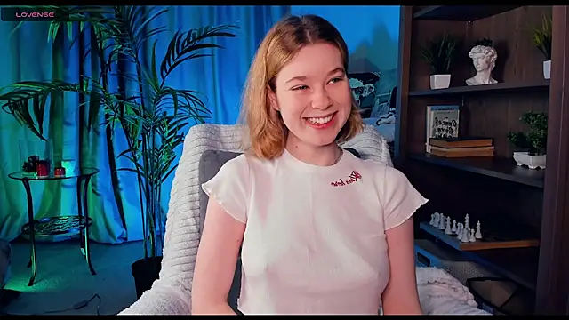 PollyHathor online show from 02.21.25