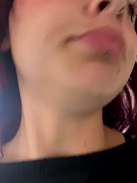 Snapshot of bombom_6 chatting on 10.15.25 bombom 6 online show from 10.15.25