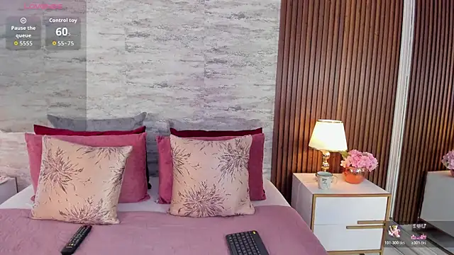 AndreaPink2024 online show from 11.08.25