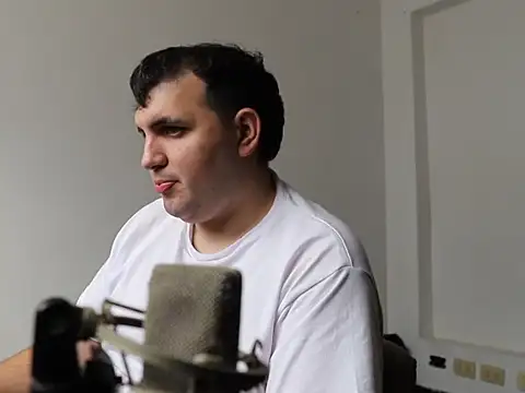 zekefotoslive online show from 12.22.25