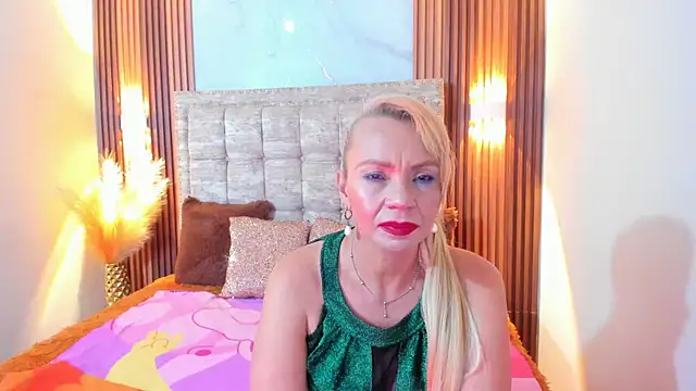 AnastasiaTaylor  online show from 02.18.25