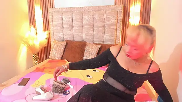 AnastasiaTaylor  online show from 02.22.25