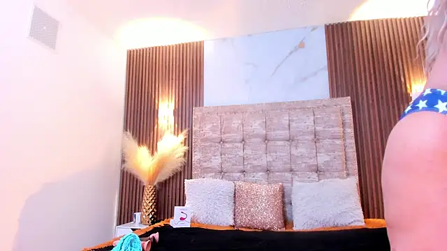 AnastasiaTaylor  online show from 10.17.25