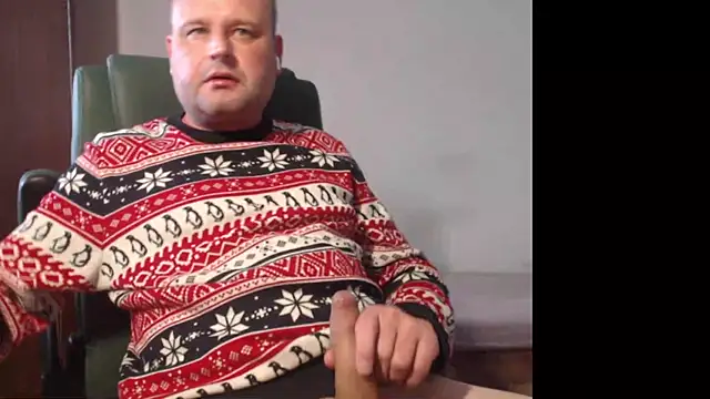 Snapshot of tuttiluss44 chatting on 12.20.24 tuttiluss44 online show from 12.20.24