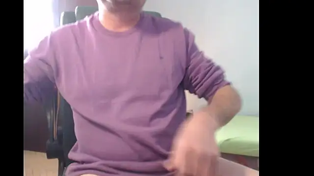 Snapshot of tuttiluss44 chatting on 03.13.25 tuttiluss44 online show from 03.13.25