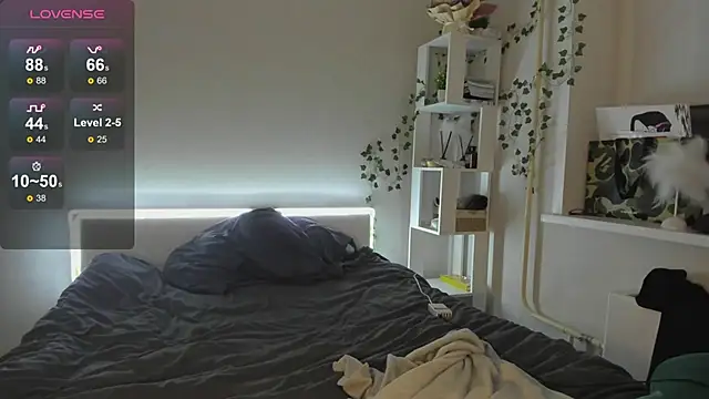 Tune Godness online show from 12.22.24