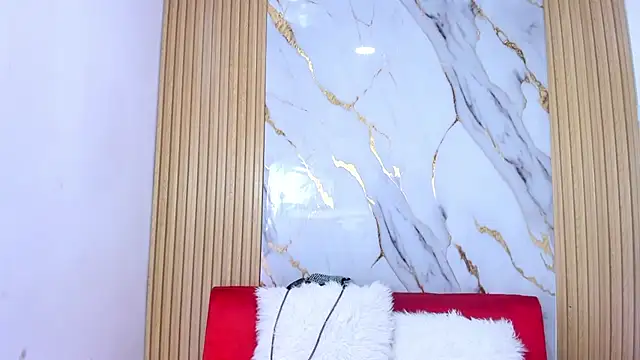 Snapshot of Luluu_08 chatting on 02.12.26 Luluu 08 online show from 02.12.26