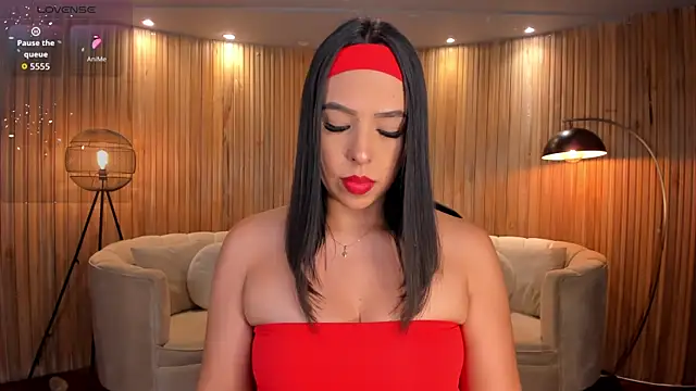 Snapshot of KatieStonne chatting on 09.27.25 KatieStonne online show from 09.27.25