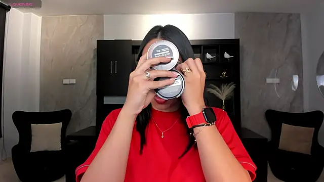 Snapshot of KatieStonne chatting on 10.11.25 KatieStonne online show from 10.11.25