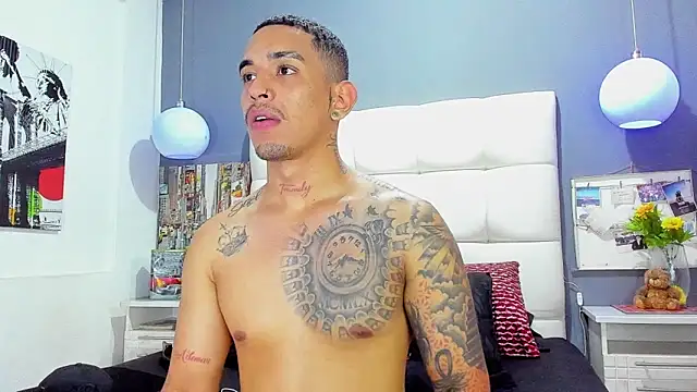 Snapshot of Damian09_ chatting on 09.24.25 Damian09 online show from 09.24.25